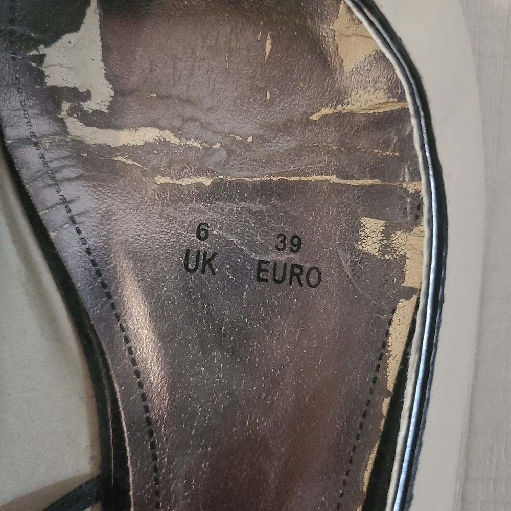 Red Herring Women's Cream & Black Patent Ballet Flats - Picture 3 of 7